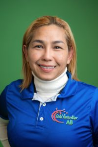 Städ Österåker Team i arbetskläder, ger professionell städtjänst med thailändsk touch i Stockholm norra förorter inklusive Täby, Åkersberga, Svinninge, Vallentuna, och Gribbylund.
