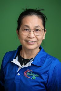 Städ Österåker Team i arbetskläder, ger professionell städtjänst med thailändsk touch i Stockholm norra förorter inklusive Täby, Åkersberga, Svinninge, Vallentuna, och Gribbylund.